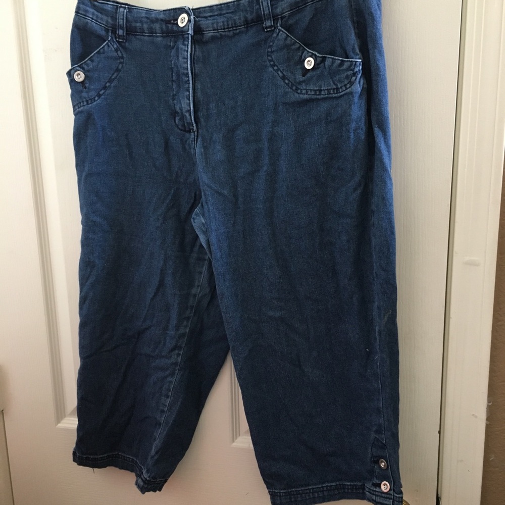 FINAL MARKDOWN Ladies Karen Scott capris 10